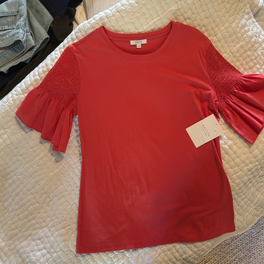 Maette by Stella & Dot, nwt perfect condition orange t shirt with arm detail.